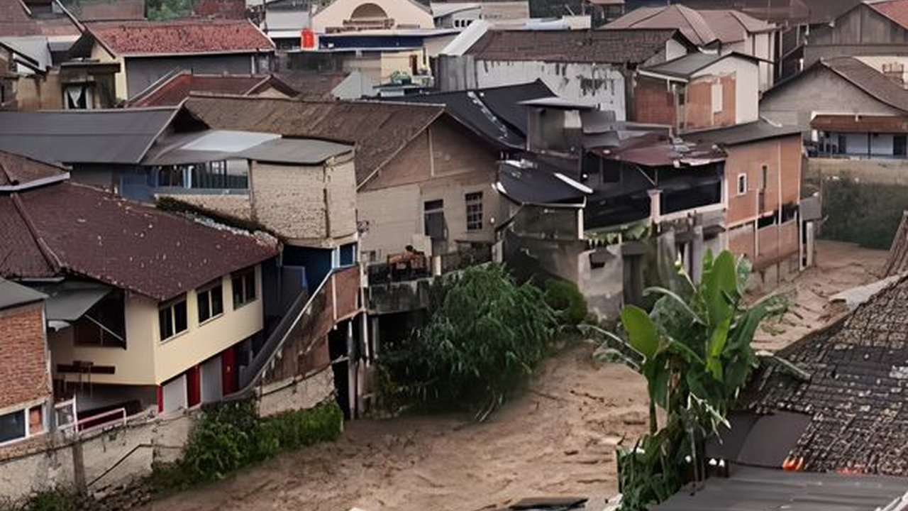 Wilayah Jabar Berpotensi Dilanda Cuaca Ekstrem, Perbaikan Tanggul Sungai Cikapundung Dikebut