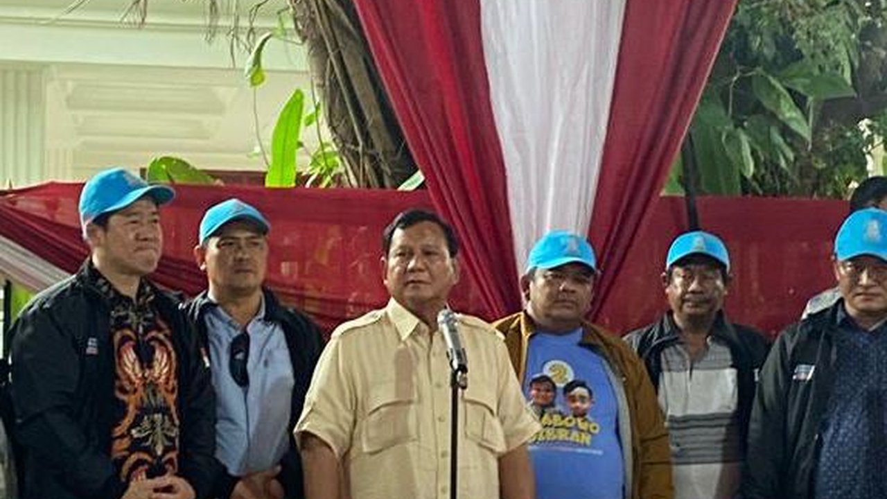 Terima Dukungan dari Nelayan, Prabowo Cerita Pernah Berenang ke Nusakambangan