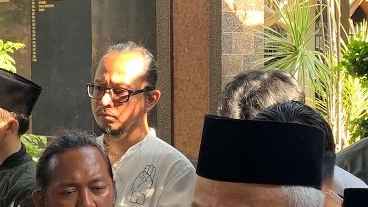 Ziarah ke Makam Gus Dur, Ganjar: Beliau Beri Semangat Jaga Pluralisme Dalam Politik
