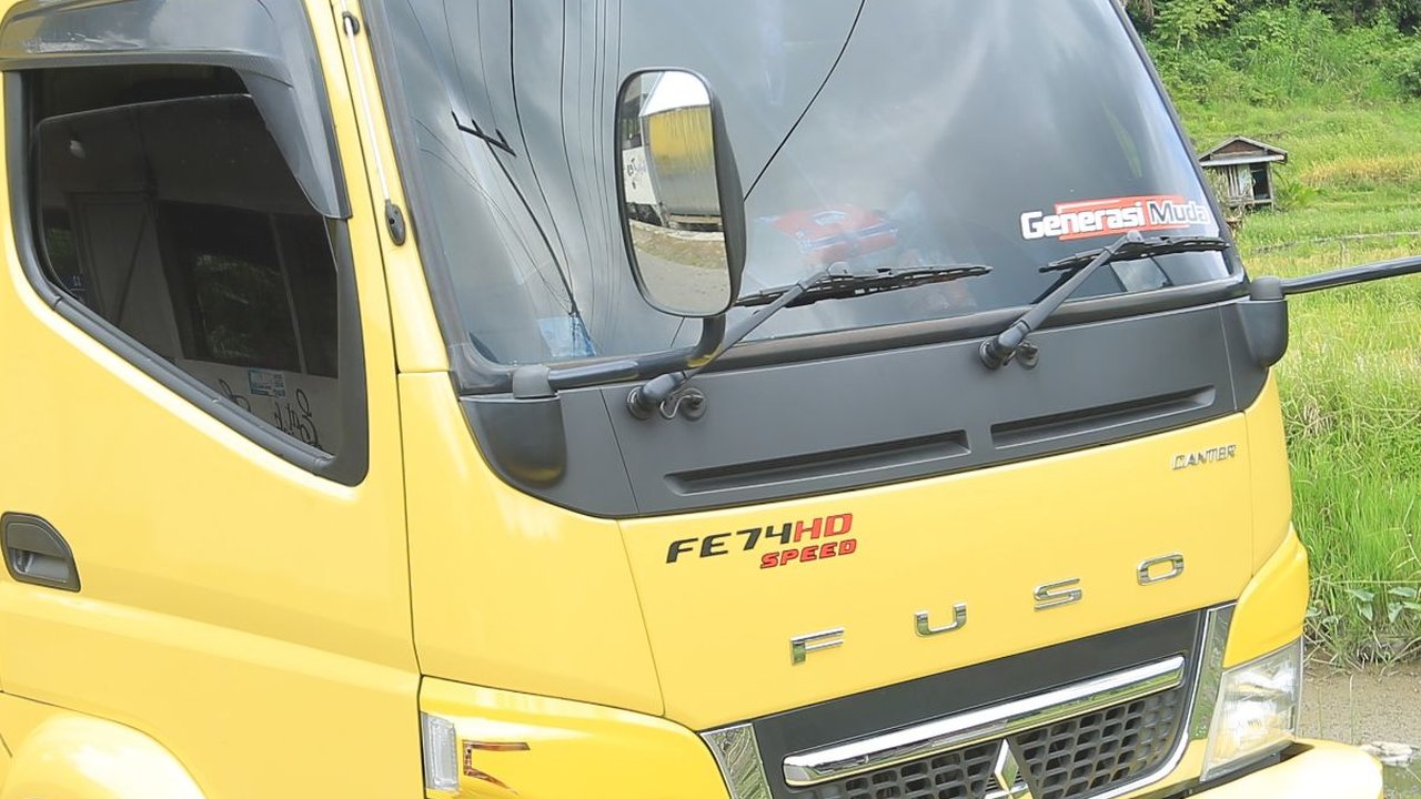 Mitsubishi Fuso Bawa Cuan di Danau Maninjau