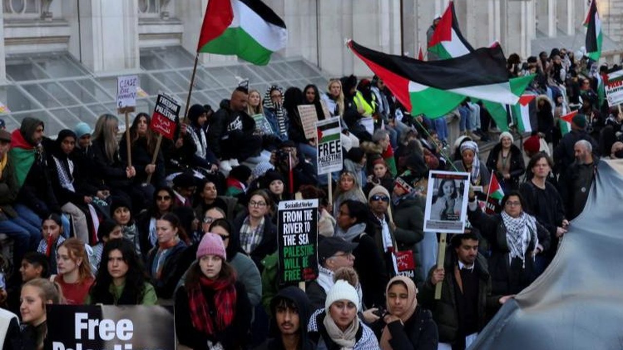 VIDEO Pagar Gedung Putih Bergoyang Digedor Ribuan Demonstran Pro Palestina
