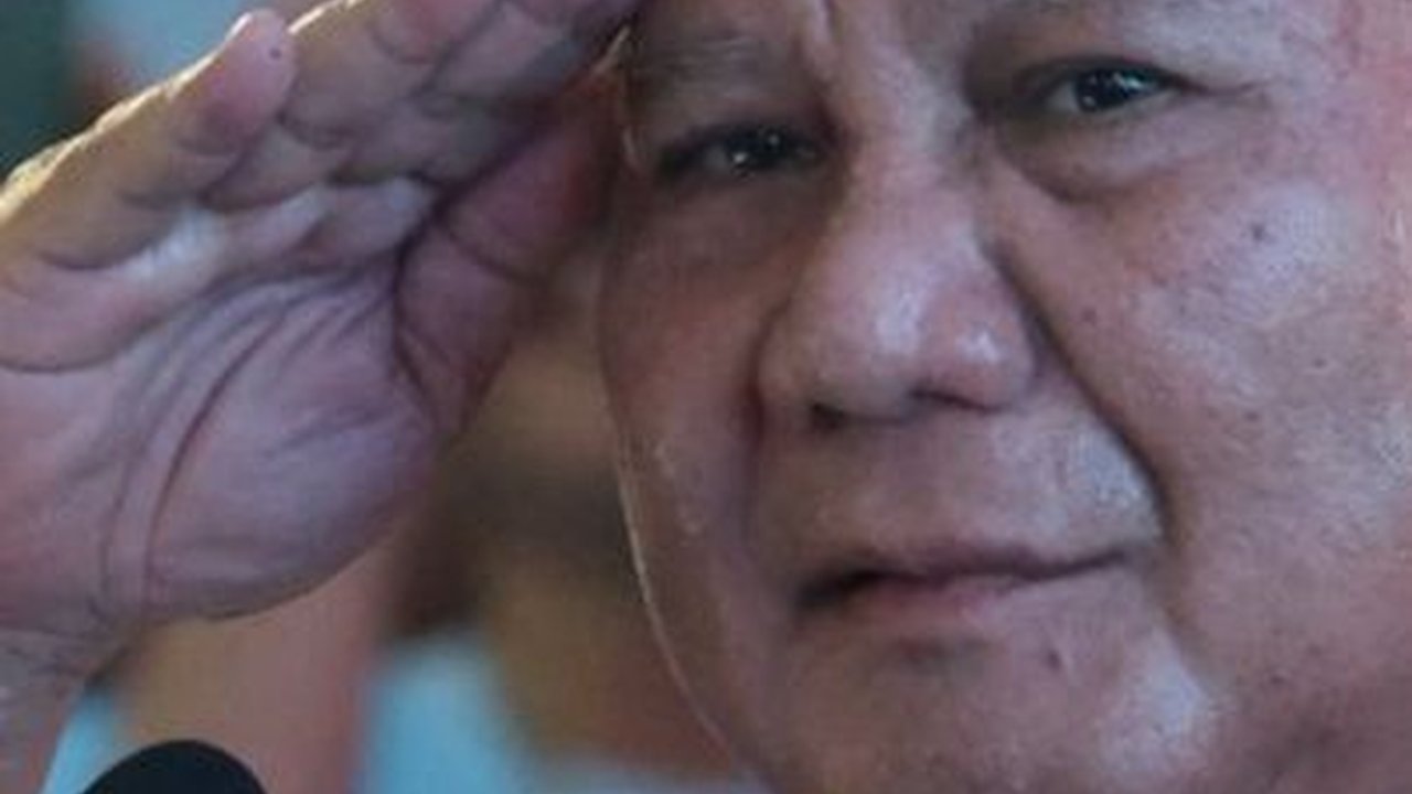 Tuai Pujian, Begini Sikap Prabowo Saat Minum Kopi Waktu Kampanye di Medan 'Adabnya Luar Biasa'