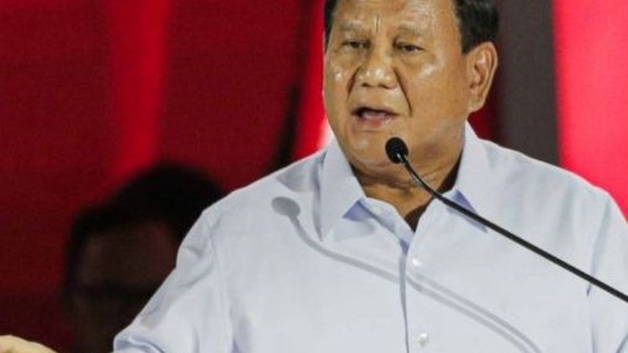 Prabowo ke Buruh: Saya Hormat pada Kalian Daripada Orang Pintar Wajah Manis Tapi Hatinya Tak Jelas