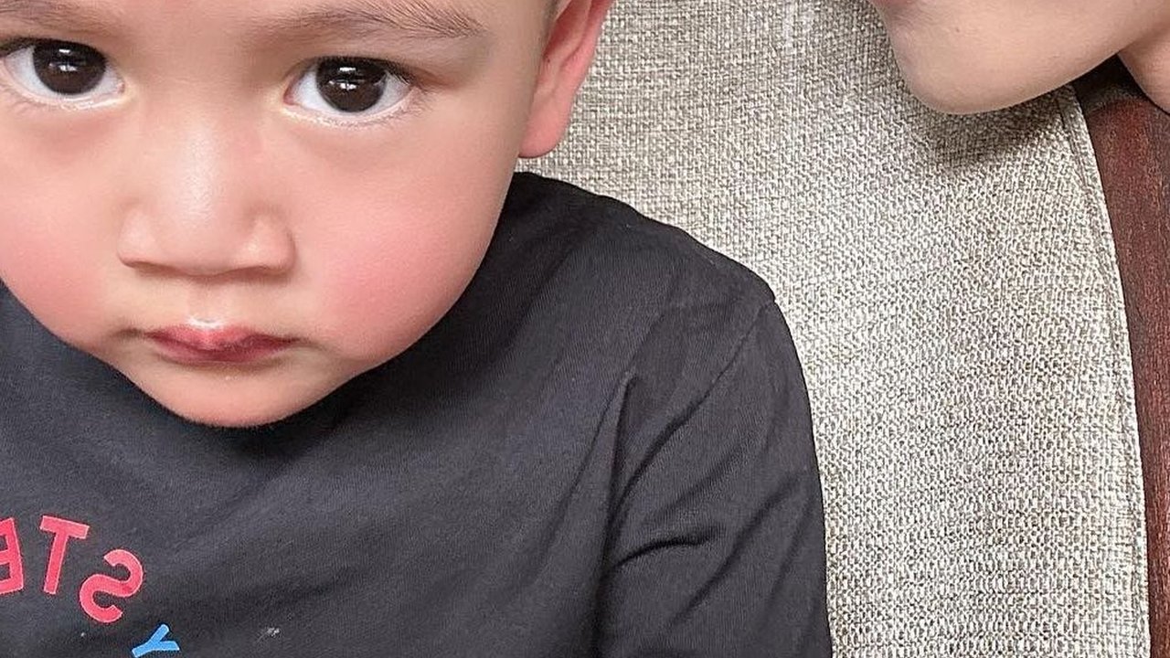 Bikin Heboh, Doyoung NCT Unggah Foto Bareng Rayyanza 'Cipung Cute'