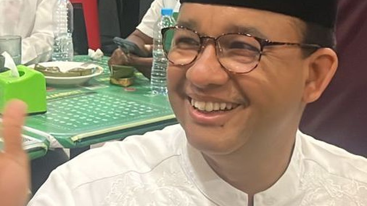 Momen Haru Anies Dengar Cerita Anak di Ambon: Jam 4 Pagi Sudah Pakai Seragam