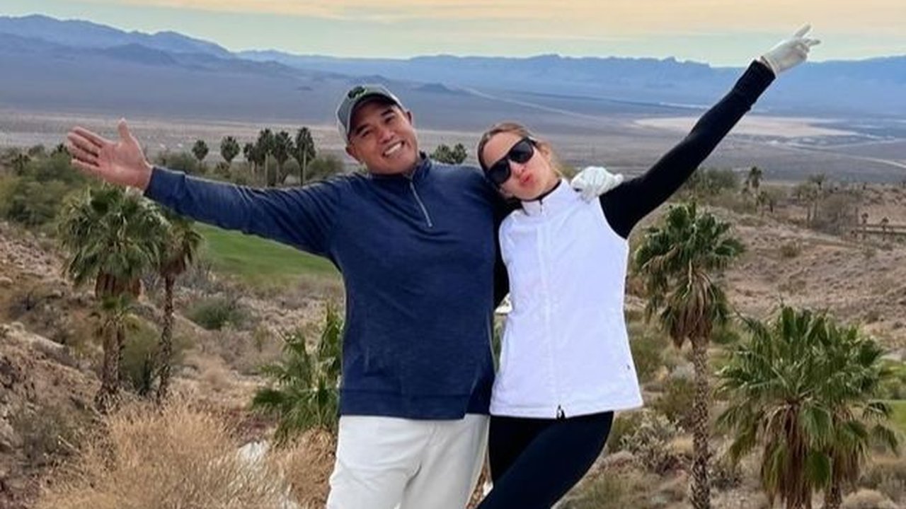 Seru Abis! Potret Nia Ramadhani & Ardi Bakrie Main Golf di Amerika dengan Pemandangan Super Cantik