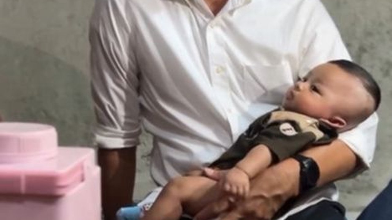 Mau Memberi HP dan Uang ke Pendukung, Ganjar Pranowo Tanya Panwaslu