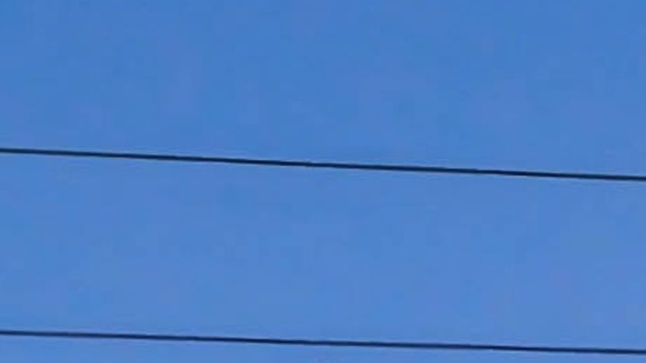 Ternyata Ini Fungsi Bola yang Menggantung di Sutet Listrik