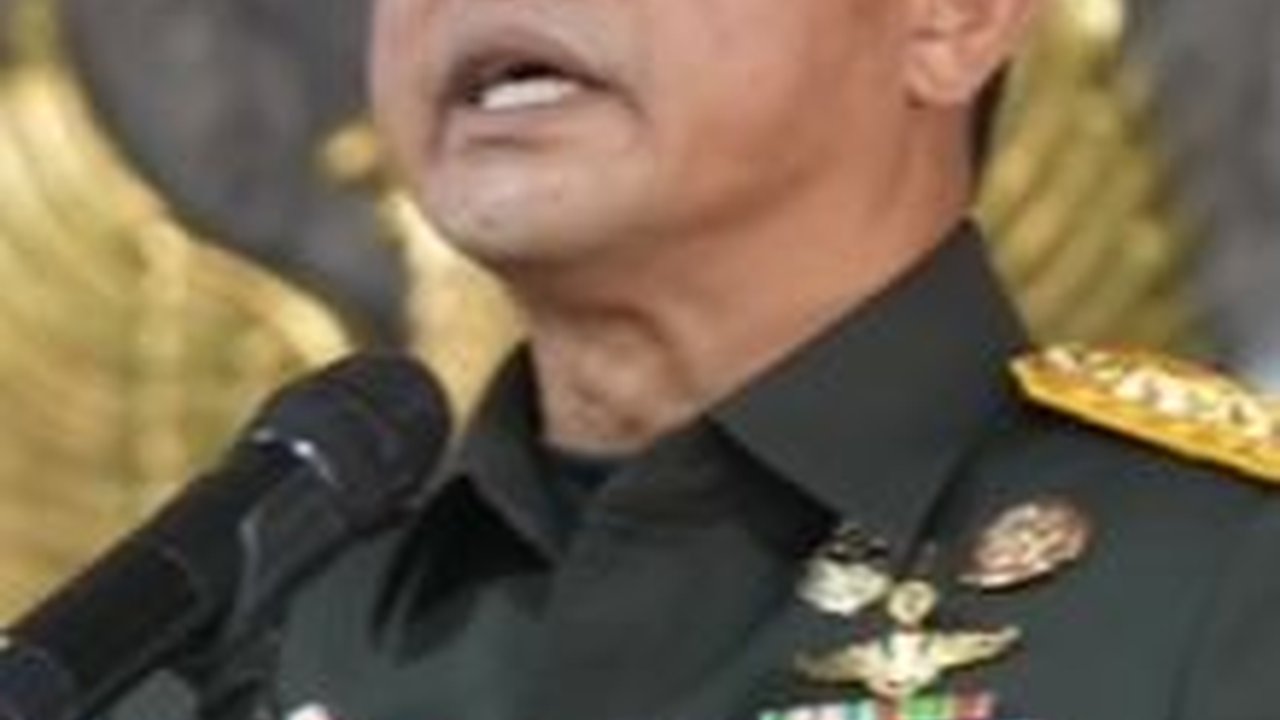 Potret Jenderal Maruli Simanjuntak 'Adu' Otot dengan Putrinya, Posenya jadi Sorotan