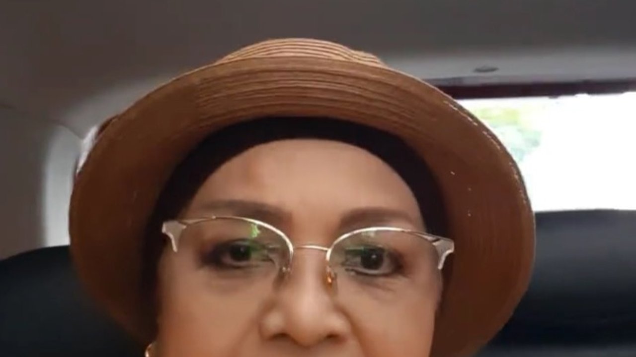 Awet Muda di Usia 71 Tahun, Intip Potret Masa Muda Leily Sagita Pemeran Mak Lampir yang Memesona