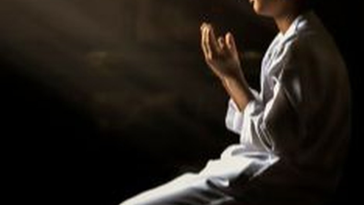 Doa Orang yang Terzalimi, Amalkan saat Dirimu Merasa Dirundung Perbuatan Zalim antar Sesama Manusia