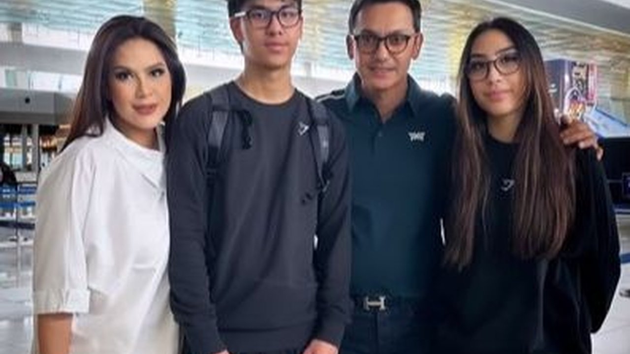 Bakal LDR Selama 3 Bulan, Berikut Berikut Potret Detik-Detik Gunawan Ditinggal Istri dan Anak ke Australia