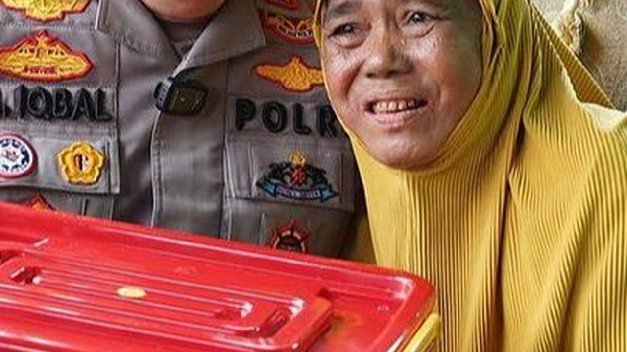 Kisah Nenek Mariah Lagi Sakit Mendadak Dijenguk Jenderal Polisi, Reaksinya Penuh Haru