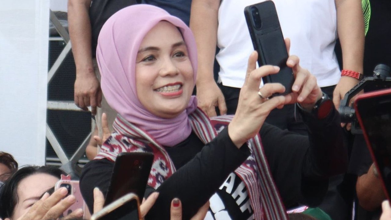 Didampingi Rio Dondokambey, Ribuan Warga Senam Ceria bersama Siti Atikoh