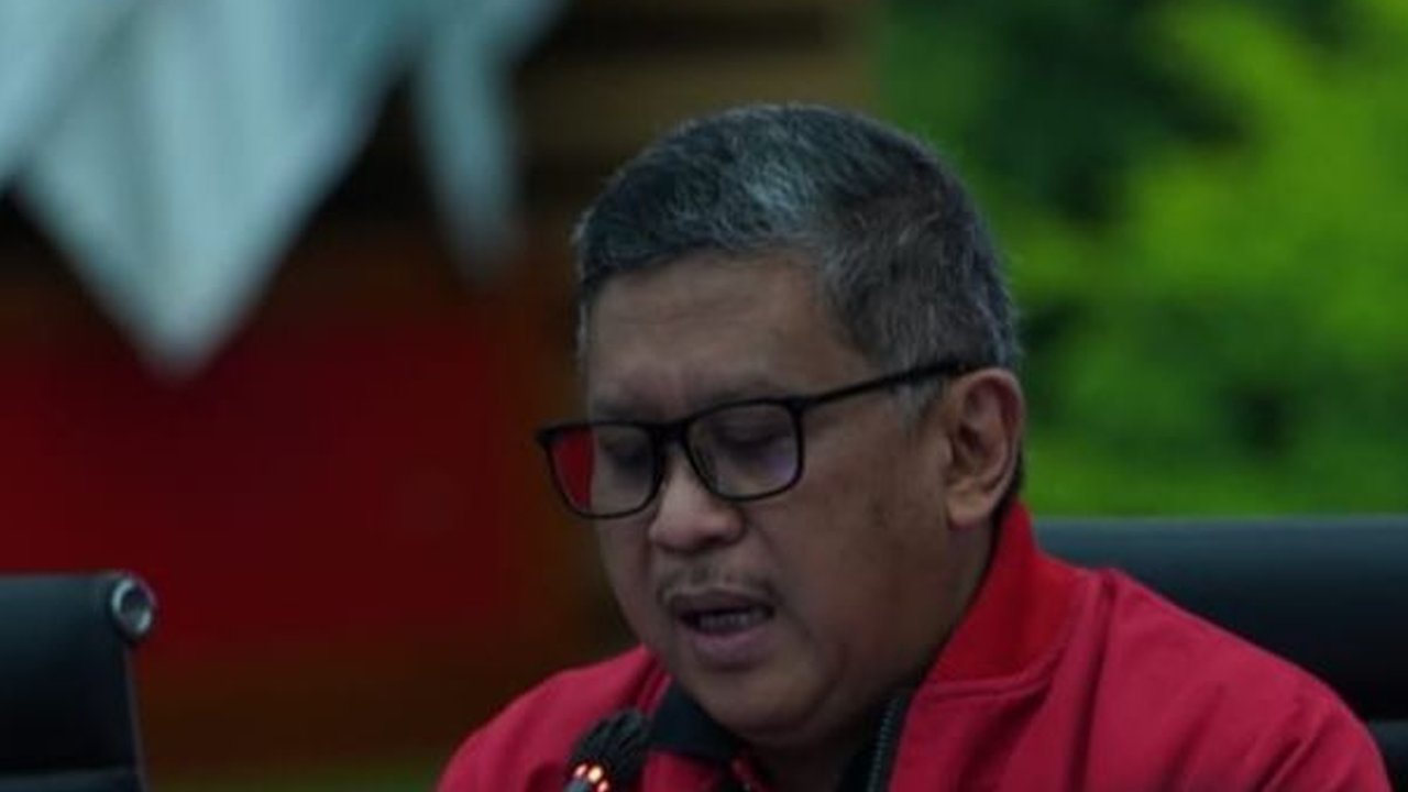 VIDEO: Guyon Sinis Hasto Sebut Prabowo Takut Ganjar: G Hilang Jadi Omon-Omon
