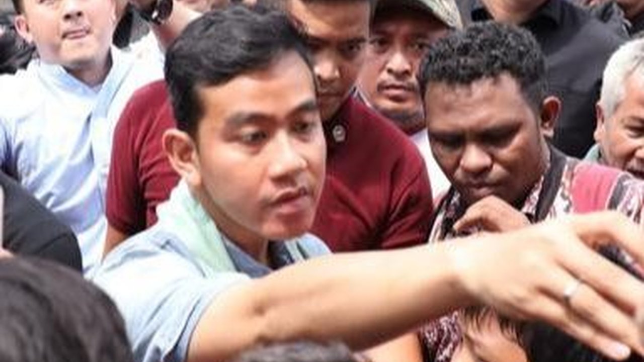 Respons Gibran Usai Diusulkan Mundur dari Wali Kota Solo karena Sibuk Kampanye