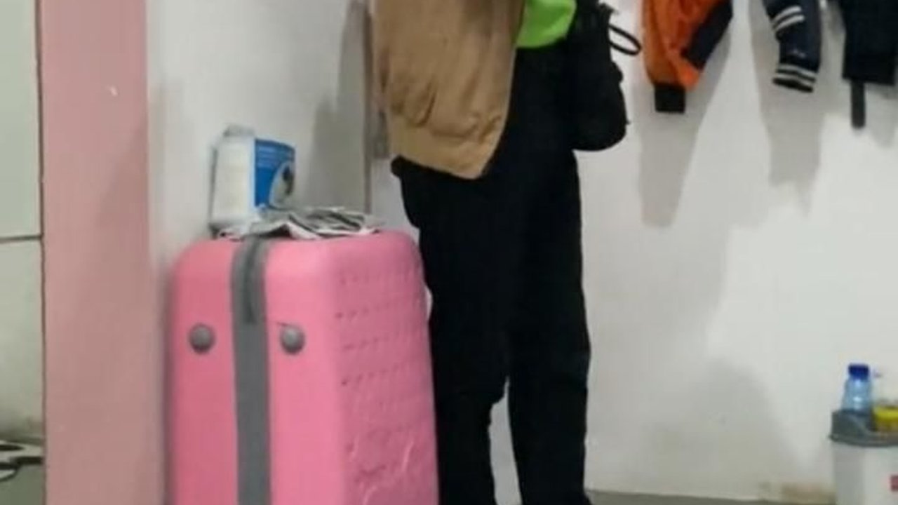 Sederhana Tapi Bikin Bahagia, Wanita Ini Bagikan Kebiasaan Suami yang Selalu Bawa Bungkusan usai Pulang Kerja
