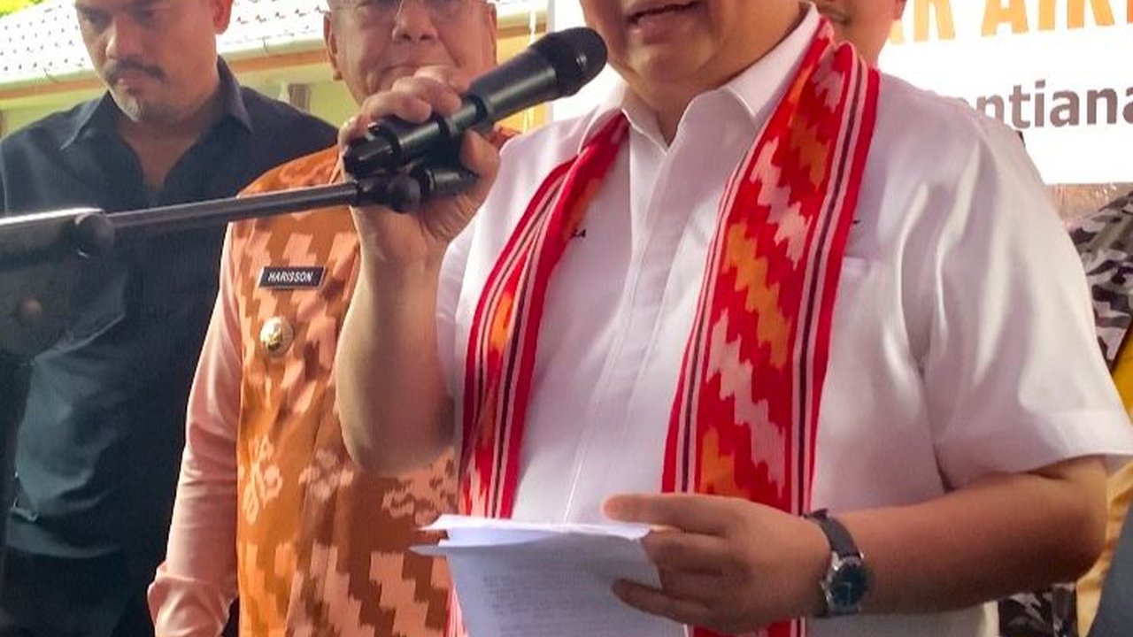 Bagi-Bagi Beras 10 Kg di Kalbar, Airlangga Tegaskan Tak Terkait Pemilu