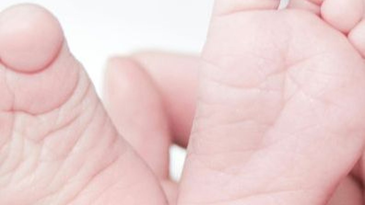 Heboh Bayi Perempuan Dilahirkan di Teras Musala, Begini Kejadiannya