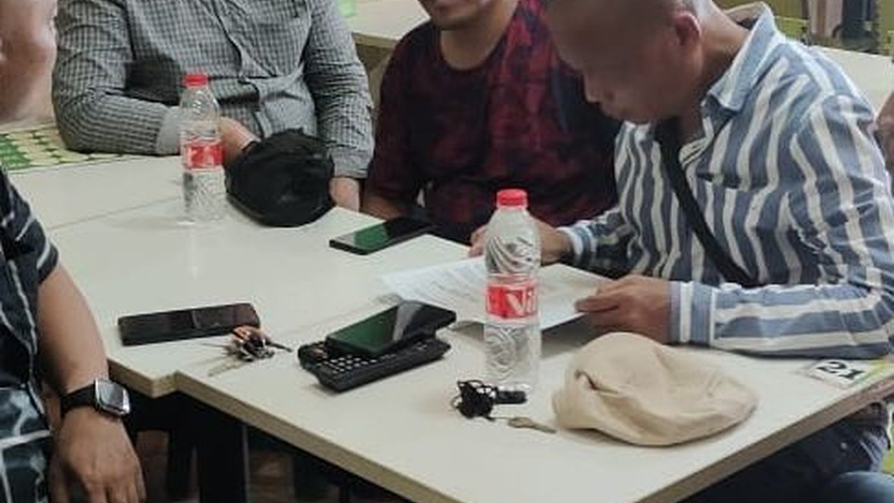 Kesaksian Pegawai Rumah Makan yang Temukan Selebaran Bernarasi Sesat di Tebet