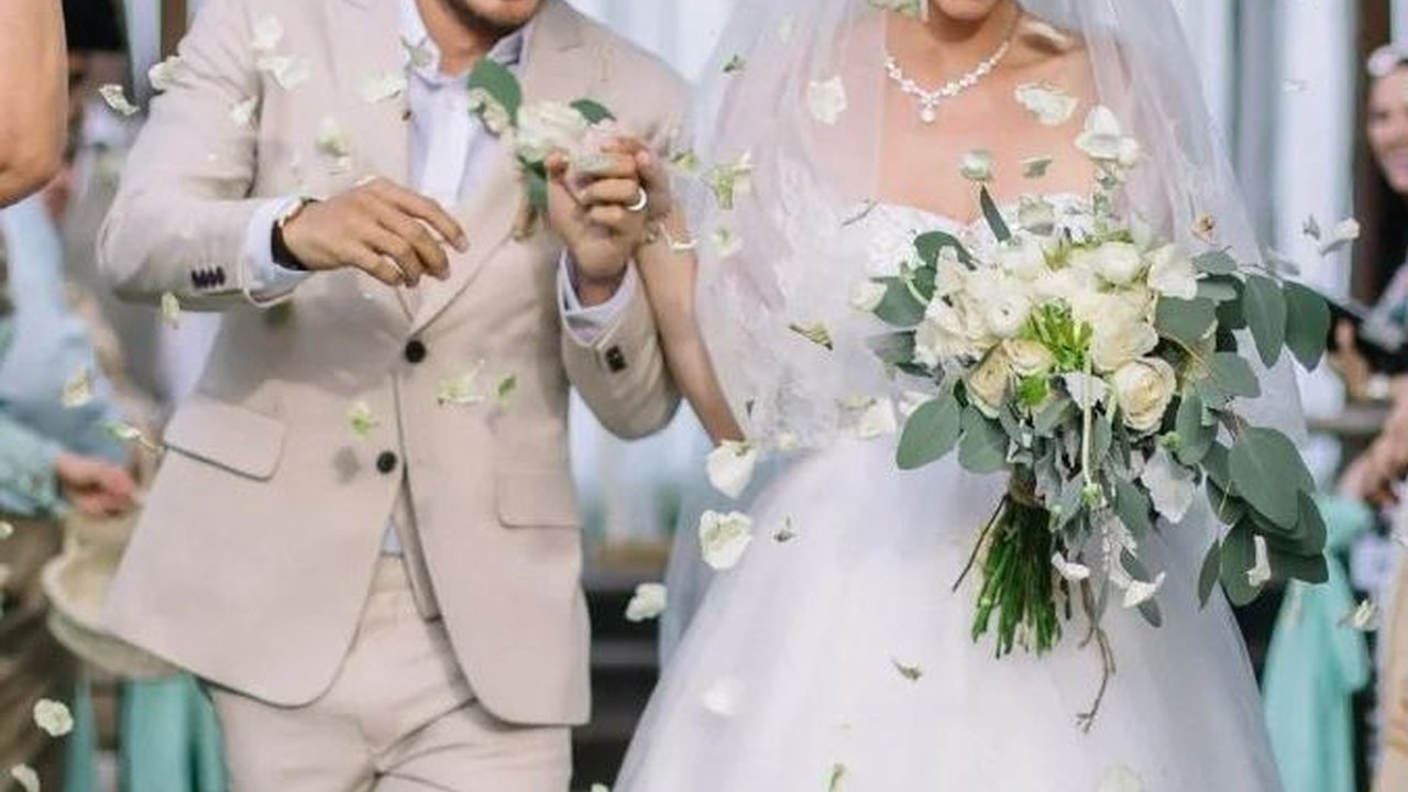 Anniversary Pernikahan ke-5, Randy Pangalila Tulis Pesan Romantis untuk Sang Istri yang Bikin Baper