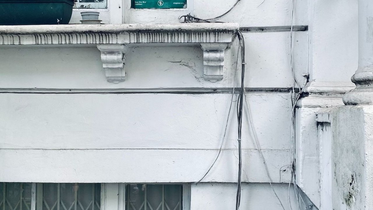 5 Penyebab Dinding Rembes Saat Hujan, Atasi dengan Tepat