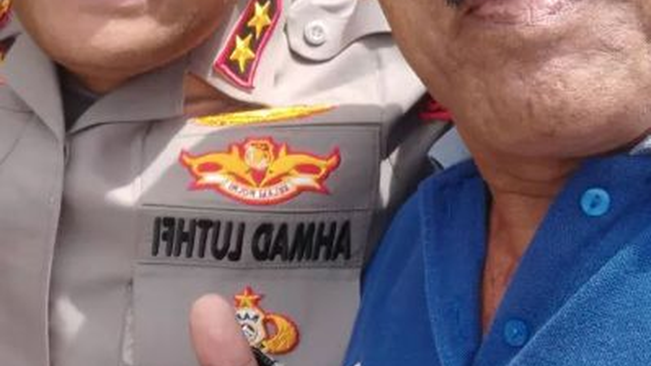 Memasuki Tahun 2024, Kopral Bagyo Foto Bareng Irjen Ahmad Luthfi Sambil Tersenyum 'Semoga Pak Luthfi Berkenan Berkumis Walau Sehelai'