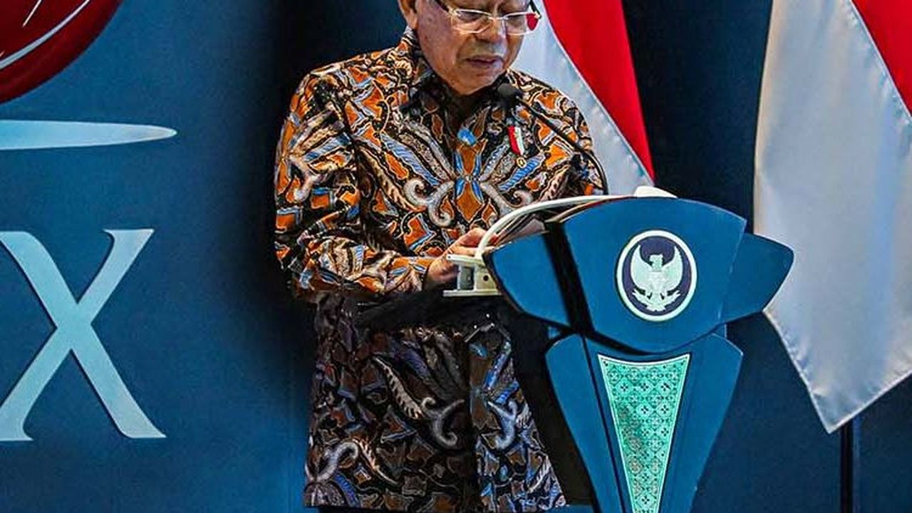 FOTO: Buka Perdagangan Saham 2024, Ma'ruf Amin Paparkan 3 Strategi Majukan Pasar Modal