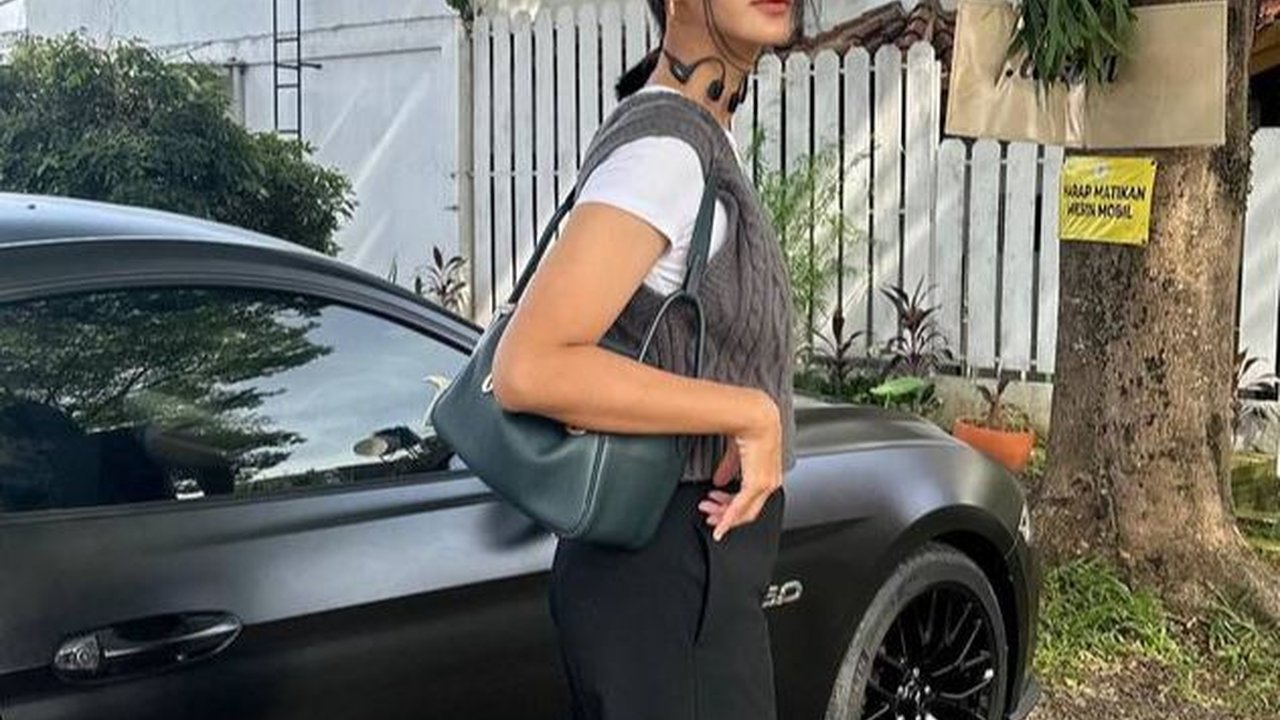 Gaya Keren Paula Verhoeven Antar Anak Sekolah, Tampil Santai Cantik Banget & Kini Makin Langsing
