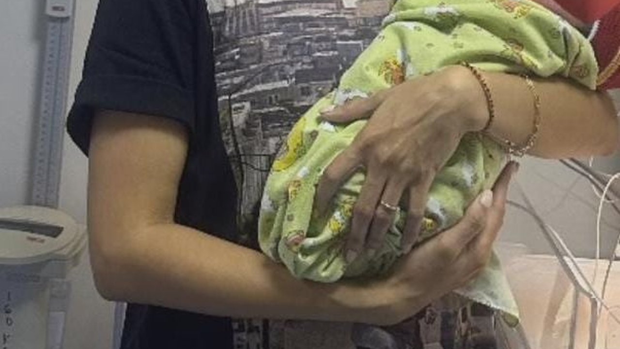 Kronologi Lengkap Nana Mirdad Temukan Bayi Baru Lahir di Semak-Semak Dekat Rumah