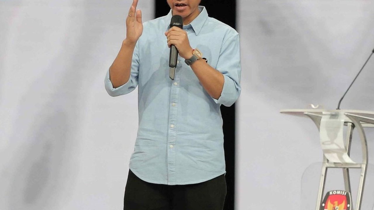 Gibran Sindir Cak Imin: Gus Muhaimin Ini Lucu, Menanyakan Lingkungan tapi Kok Pakai Botol Plastik