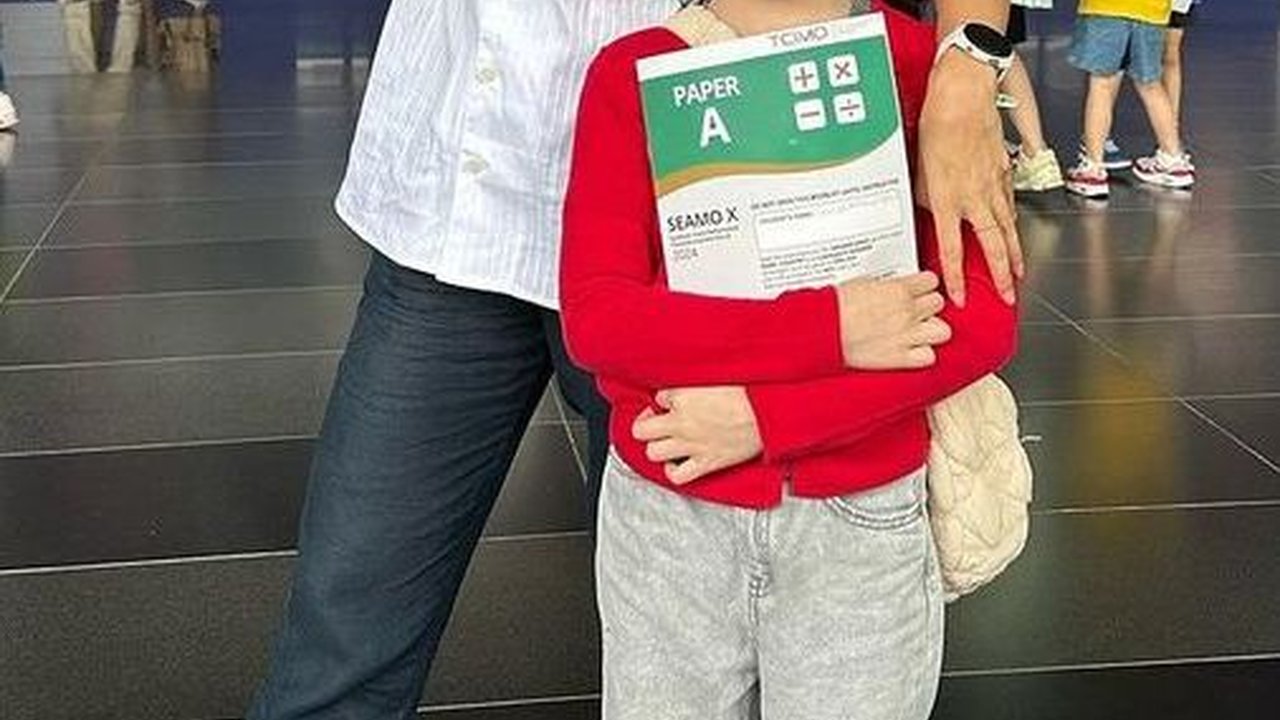 Bikin Bangga, 7 Foto Sheva Anak Andhika Pratama dan Ussy Saat Ikut Olimpiade Matematika Se-Asia