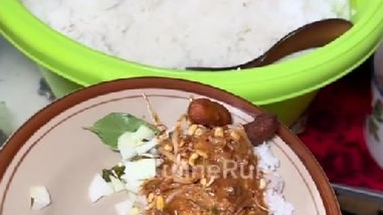 Nasi Pecel Legendaris di Tulungagung Ini Porsinya Kecil Banget, Makan Dua Porsi Belum Kenyang