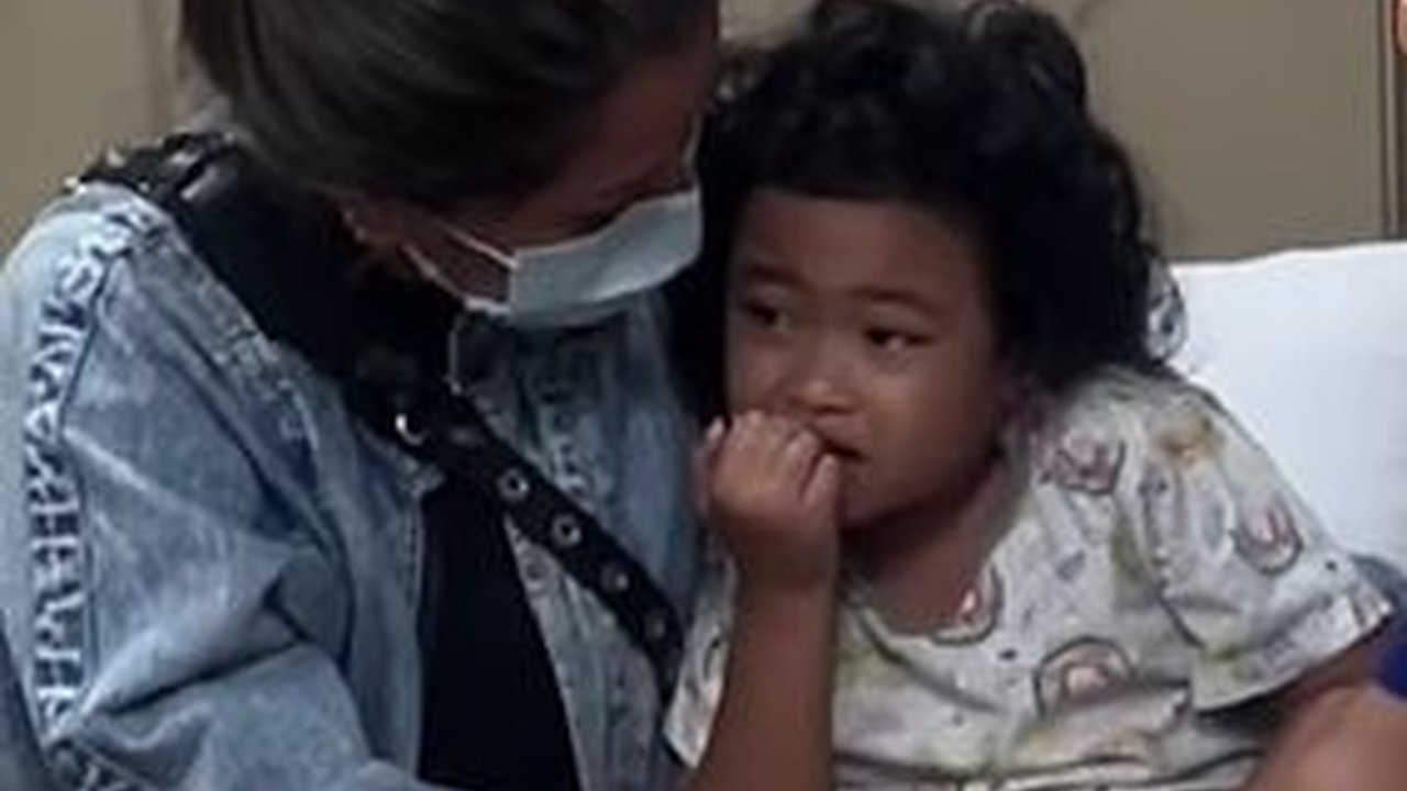 Putri Mendiang Glenn Fredly Dilarikan ke Rumah Sakit,  Idap Radang Paru-paru & Demam Hingga 40 Derajat