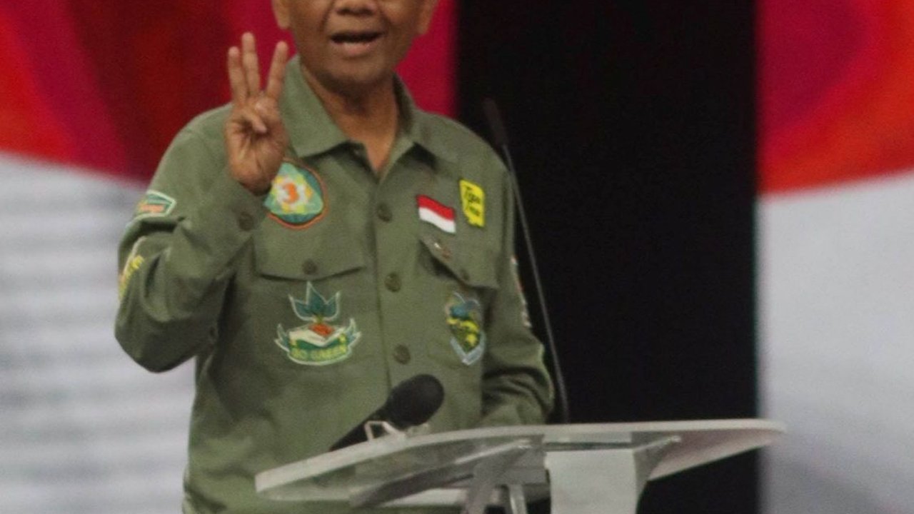 VIDEO: Mahfud Gregetan Tabrak Lawan Gibran Usai Panas Diledek: Tak Ada Gunanya Menjawab!