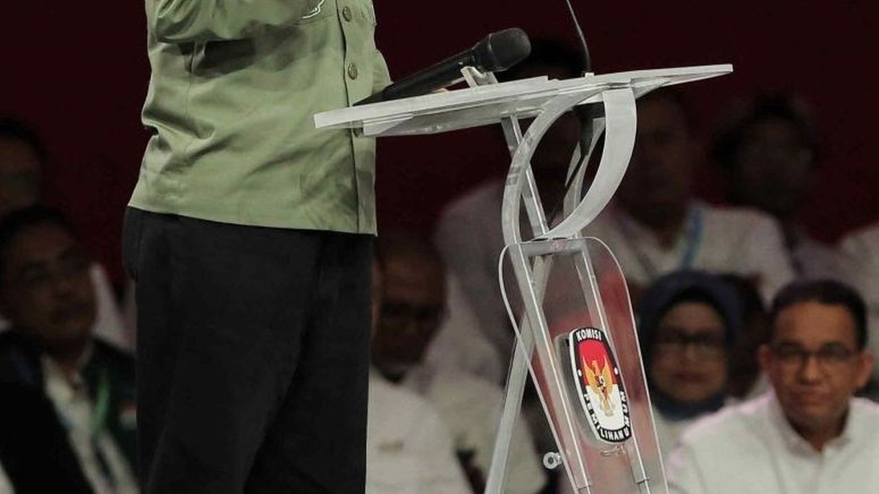 VIDEO: Momen Panas! Mahfud Geleng-Geleng Sampai Bilang Ngawur ke Gibran