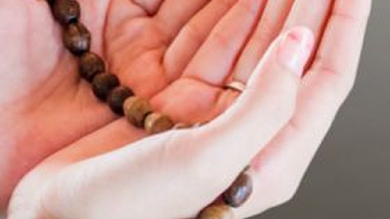 Doa Qunut Subuh, Lengkap dengan Cara Sholat Subuh, Niat dan Keutamaannya