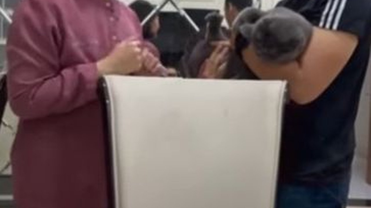 Momen Putri Mantan Panglima TNI Main ke Rumah Kekasih, Sudah Akrab Banget sama Calon Mertua Eks Kasau