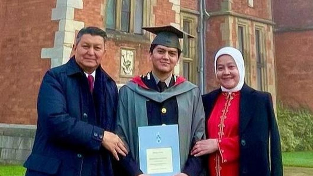 Jenderal Lulusan Terbaik Kenang Sang Putra Lulus S2 di Inggris, Kini Pangkat Iptu Diberi Pesan 'Jadi Polisi Soleh'