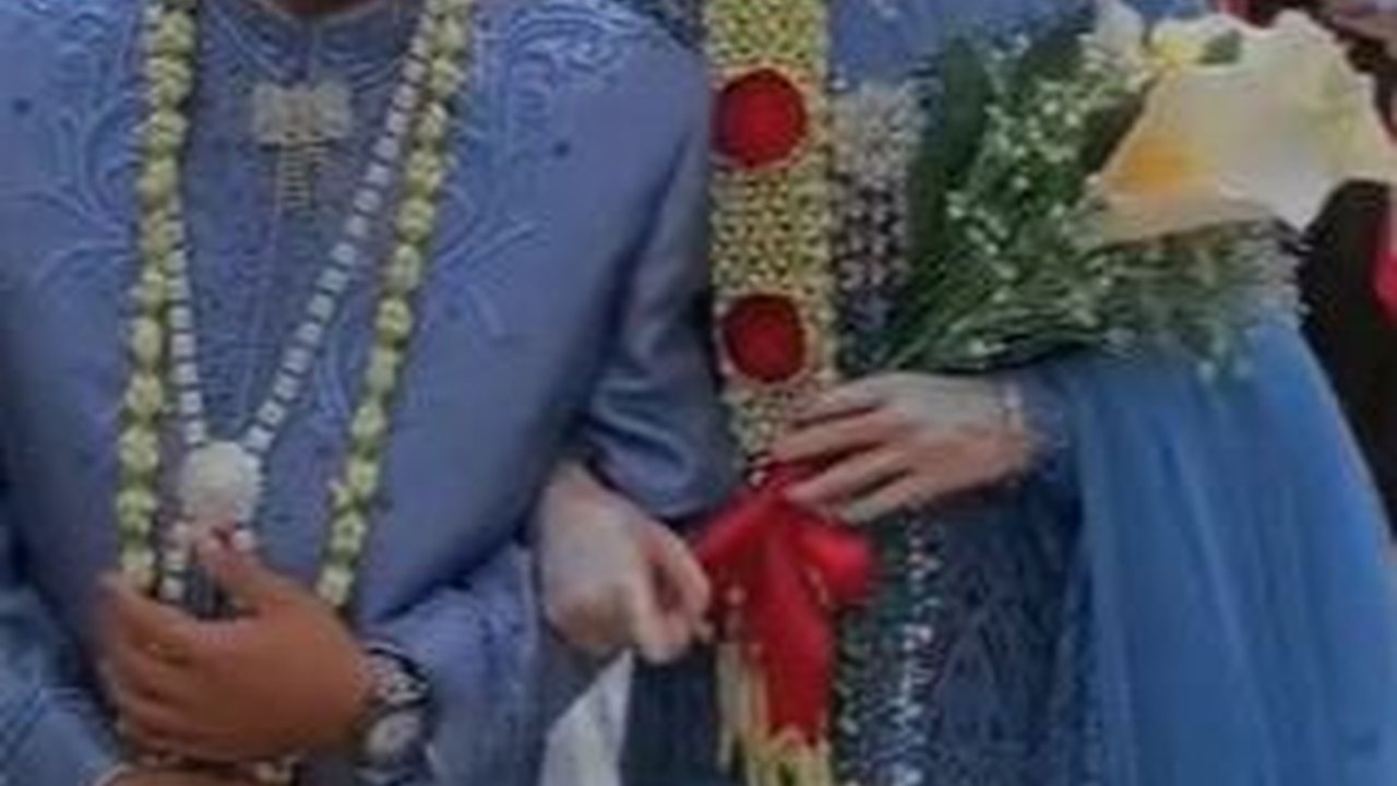 Viral Momen Pernikahan dengan Tradisi Tongkat Pora ala Anggota Pramuka, Curi Perhatian Warganet