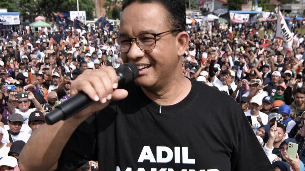 VIDEO: Kampanye di Bekasi, Anies Asik Bergoyang Gemas Peluk Relawan Disabilitas