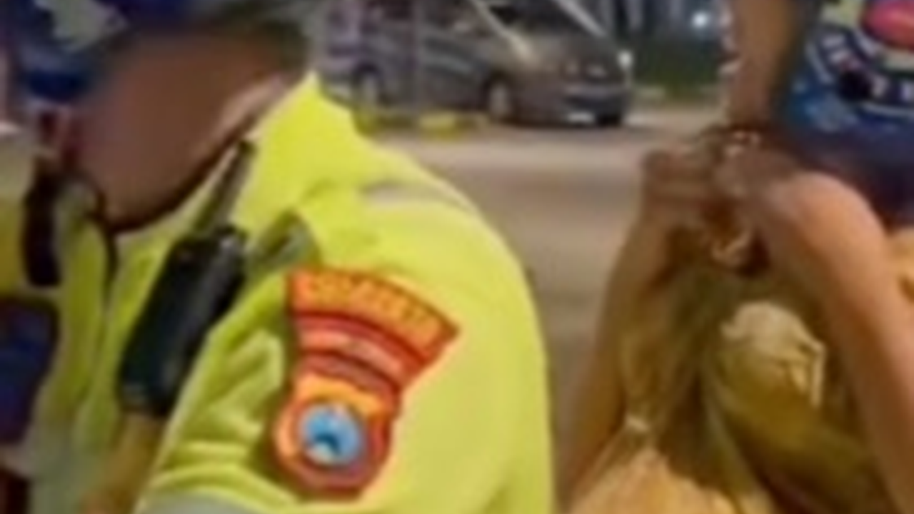 Viral Ibu Hamil di Sidoarjo Ngidam Naik Motor Polisi, Dibonceng Keliling Kota