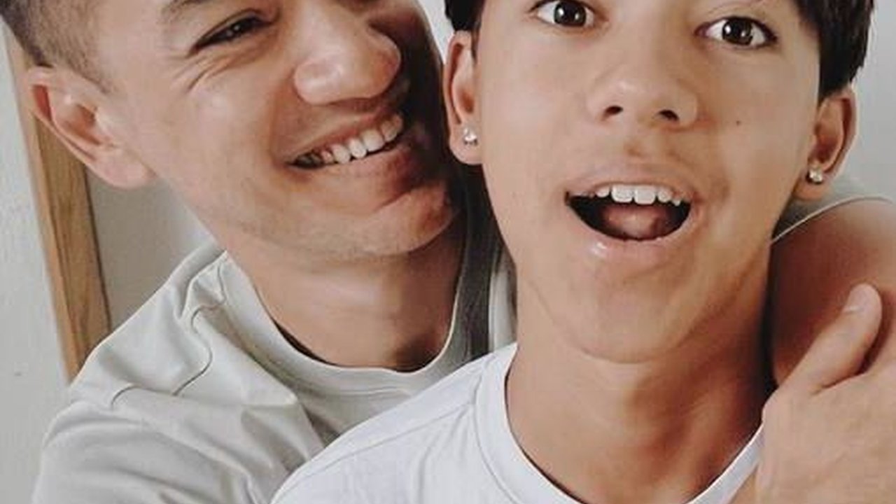 Potret Kompak Jason Putra Nana Mirdad dan Andrew White Bareng Sang Ayah yang Sama-sama Miliki Perut Sixpack