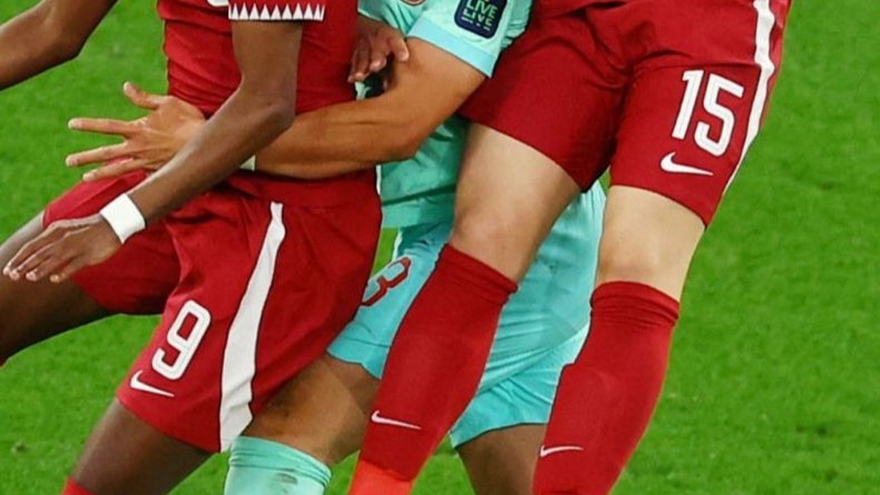FOTO: Aksi Qatar Sapu Bersih Kemenangan Grup A hingga Tembus 16 Besar Usai Gencet China di Piala Asia 2023