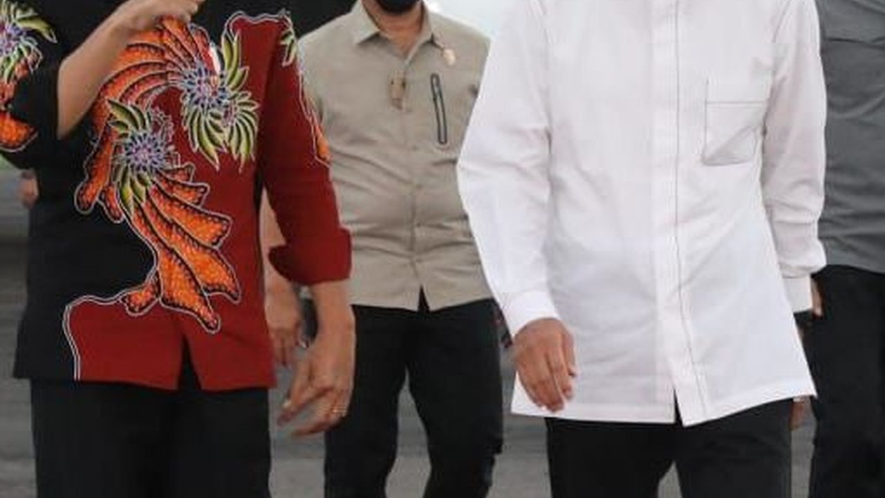 Warga Jateng Teriak Ganjar-Mahfud saat Sambut Presiden, Ganjar: Pendukung Sayang Pak Jokowi