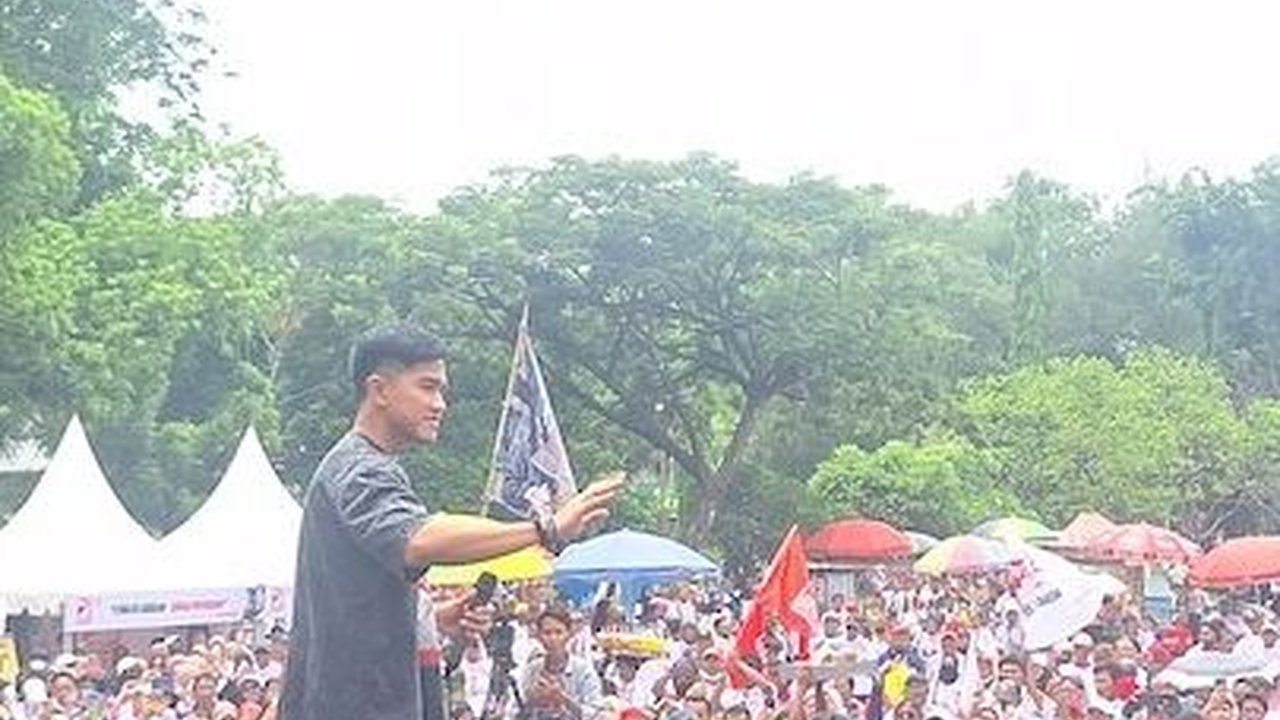Kampanye Akbar di Sidoarjo, Kaesang Ajarkan Warga Cara Coblos PSI dan Prabowo-Gibran