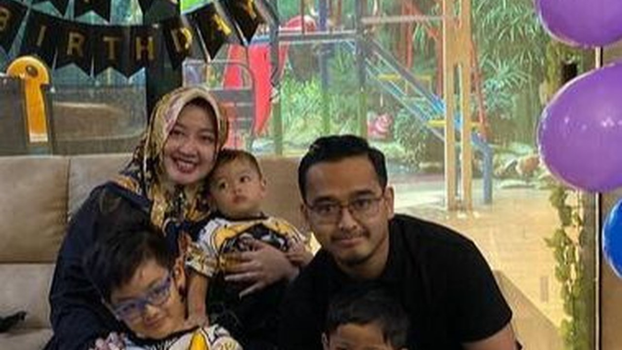 Potret Ganteng Riky F Saleh Suami Mantan Penyanyi Cilik Maissy yang Berprofesi Sebagai Ahli Bedah Ortopedi