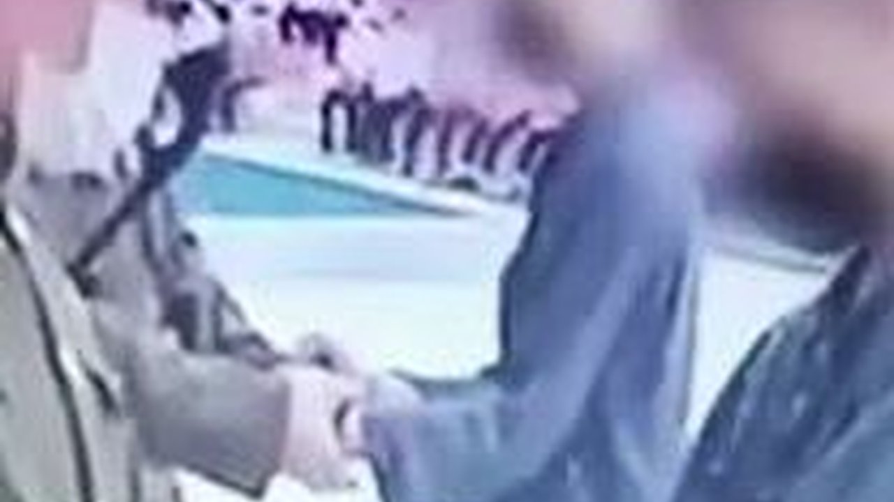 Video Langka Dua Remaja Korut Dihukum Kerja Paksa karena Nonton Drama Korea