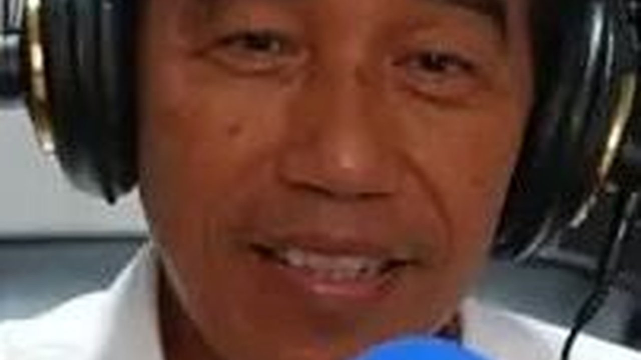 Viral Video Presiden Jokowi Diduga Acungkan Dua Jari, Mahfud MD: Biar Masyarakat yang Menilai