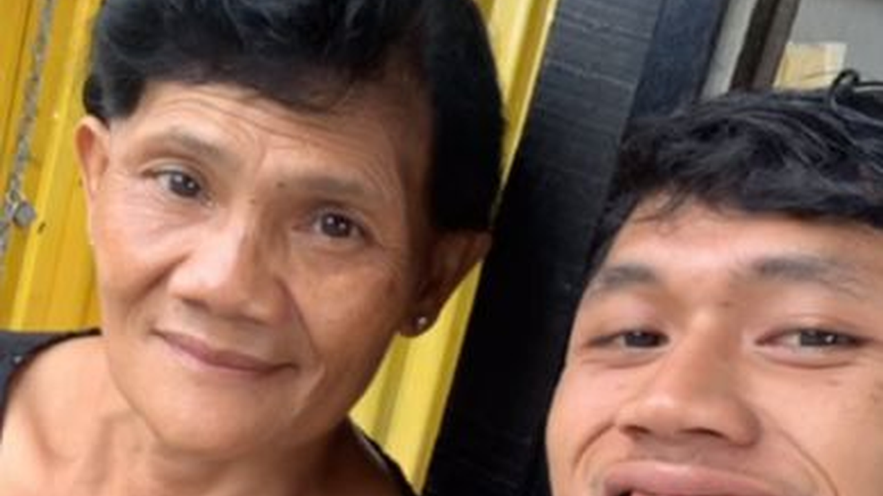 Dagangannya Sepi, Aksi Pria Bertahan Hidup bareng Ibunda Ini Banjir Dukungan